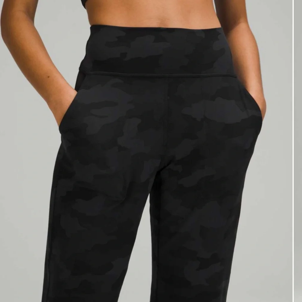 Lululemon Align Jogger 28" - Picture 3 of 10
